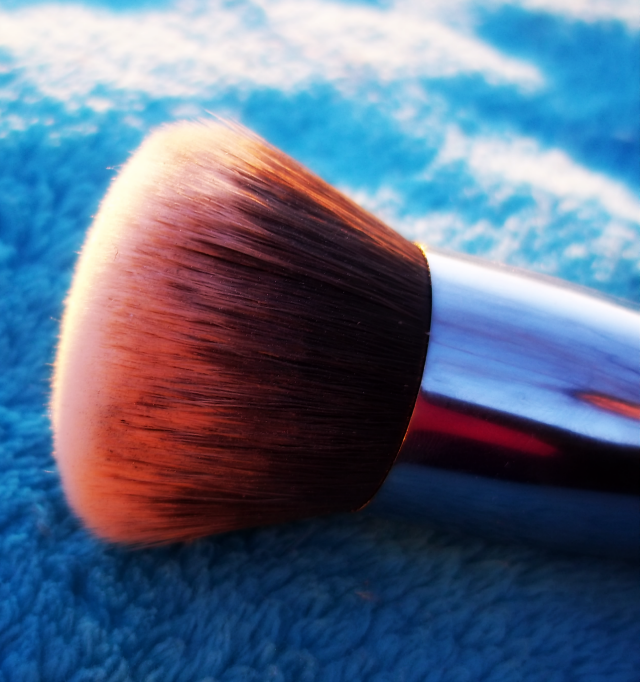 Sigma F82 Brush Closeup on southeastbymidwest.com #sigma #sigmabrushes #sigmaf82 #sigmahaul #beauty #beautyhaul #bblogger