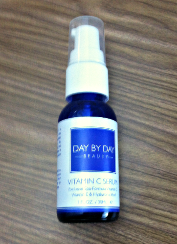 Day by Day Beauty Vitamin C Serum on southeastbymidwest.com #beautyblogger #bblogger #beautyreview #review #vitamincserum