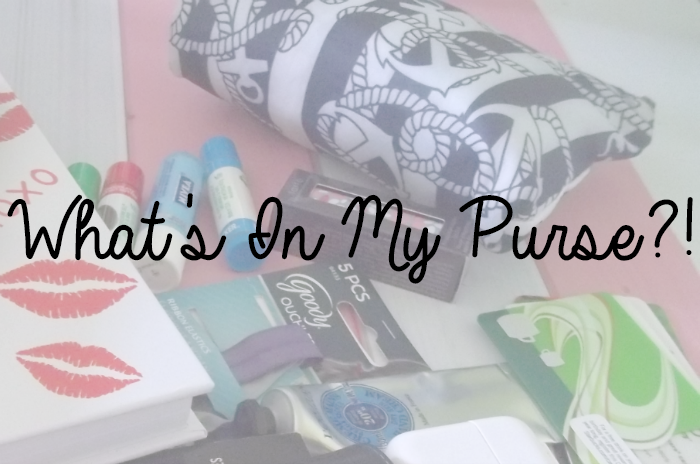 What's In My Purse Featured Image on southeastbymidwest.com #whatsinmypurse #beauty #beautyblogger #bblogger #savetheundies