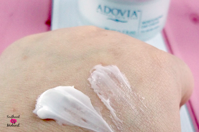 Adovia Moisturizing Day Cream on Hand on southeastbymidwest.com #moisturizer #adovia #beauty #bblogger #skincare