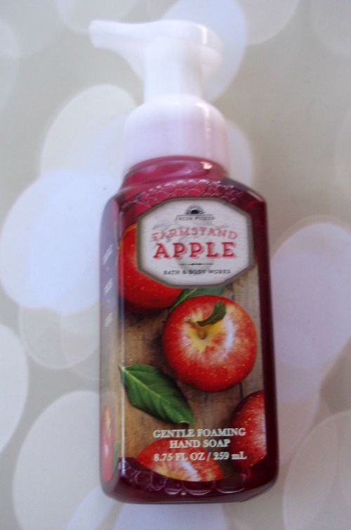 Bath and Body Works Haul Farmstand Apple Gentle Foaming Hand Soap on southeastbymidwest.com #bathandbodyworks #haul #bathandbodyworkshaul #handsoap #farmstandapple