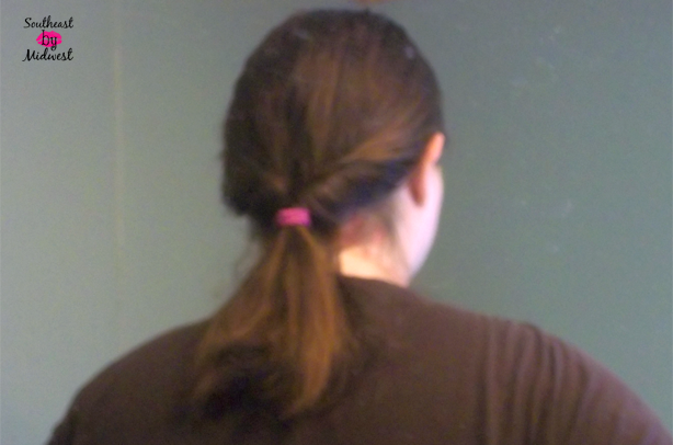 Low and Loose Ponytail Hair Through Well on southeastbymidwest.com #HeartMyHair #CollectiveBias #ad #cbias