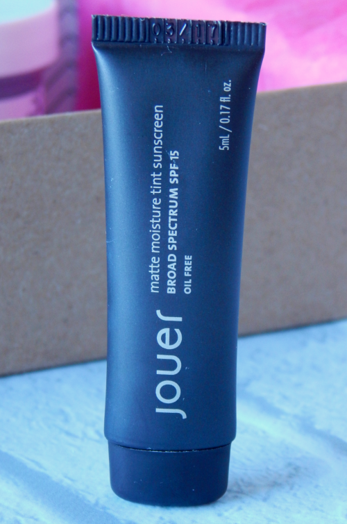 One item that I received in my October Birchbox was the Jouer Matte Moisture Tint in Nude.