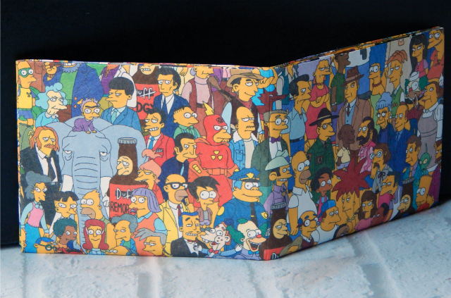 One item in the December Loot Crate was a Simpsons Mighty Wallet