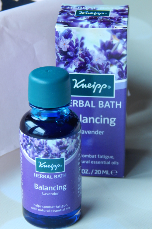 One of the products in the November Glossybox was a bottle of Kneipp Herbal Bath in Lavender.