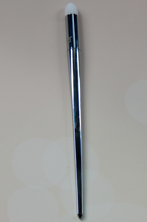 Real Techniques Bold Metals Pointed Crease Brush Full Brush