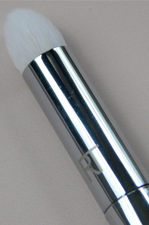 Real Techniques Bold Metals Pointed Crease Brush Top of Brush