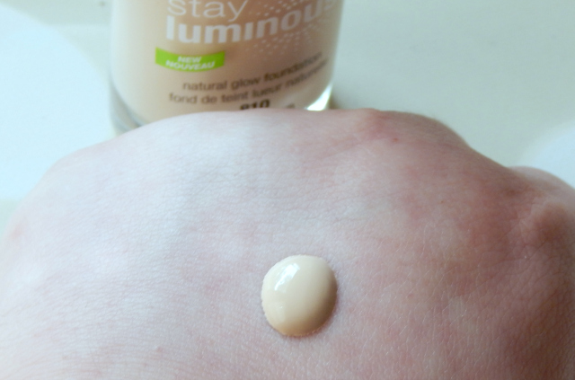 CoverGirl Stay Luminous Foundation Product
