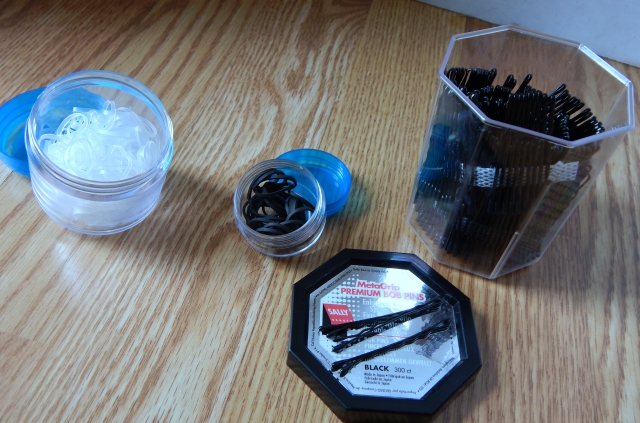 What's In My Cosmetology School Kit Band and Pins #cosmetology #cosmetologyschool #beauty #haircare