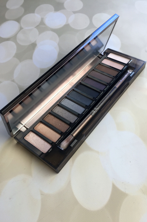 Urban Decay Naked Smoky Palette Opened #beauty #bbloggers #cosmetics #urbandecay
