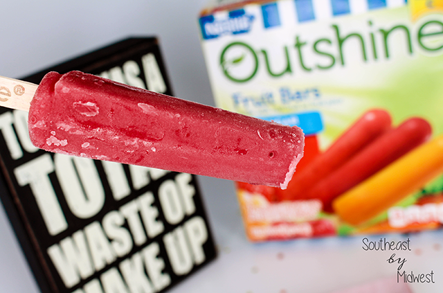 Outshine Fruit Bars Bite Taken Out || Southeast by Midwest #outshine #SnackBrighter #ad