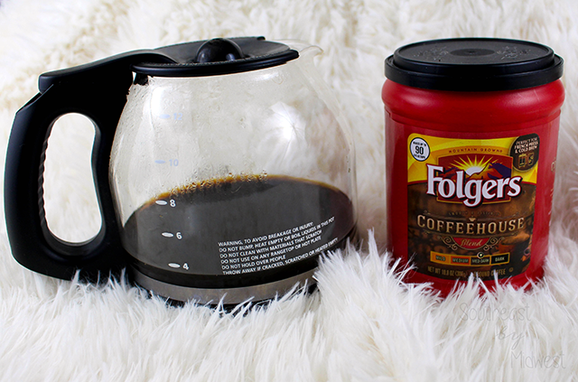 DIY Coffee Milkshake Coffee || Southeast by Midwest #ad #CoffeehouseBlend #Folgers #Publix