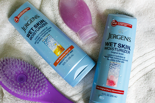 Dealing with Eczema Towel || Southeast by Midwest #ad #LockInSoftSkin #WetSkinIsBestSkin #Jergens #SkinCare